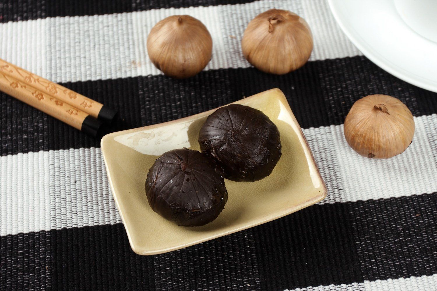 aged black garlic extract1 aged black garlic extract1